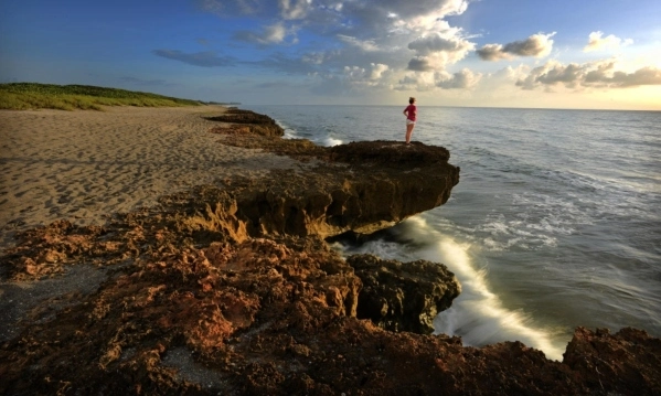 Top HVAC system repair service company in Hobe Sound FL - Awesome rock formation and ocean view at Hobe Sound FL
